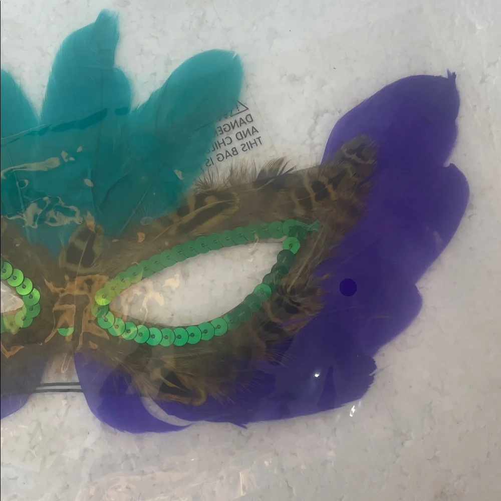 Feathered sequin Masquerade Mask Halloween cosplay theater costume party nwts